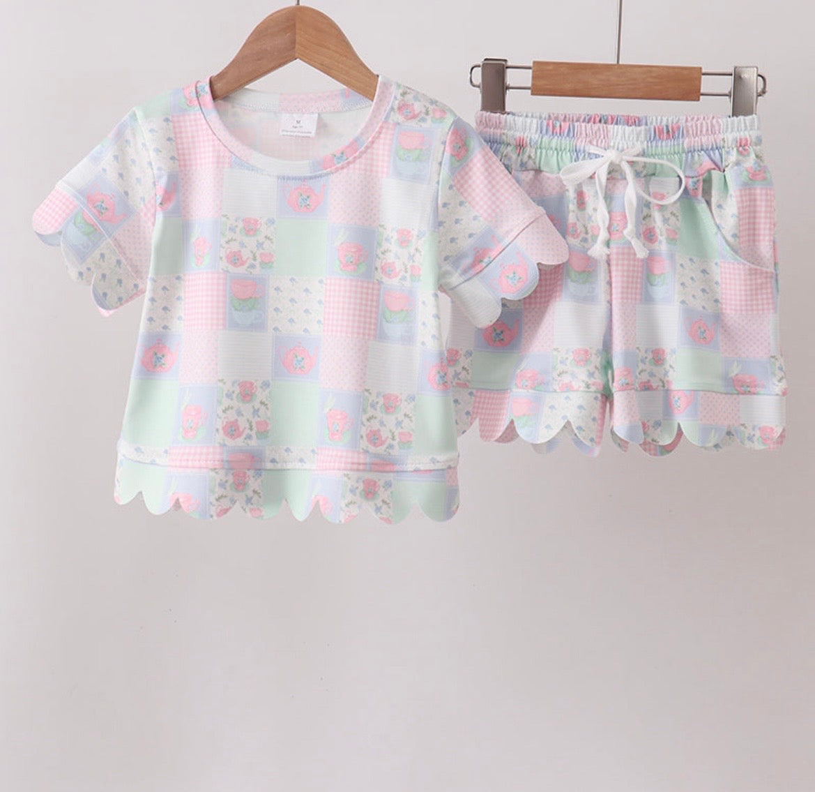 Girls patchwork scallop set