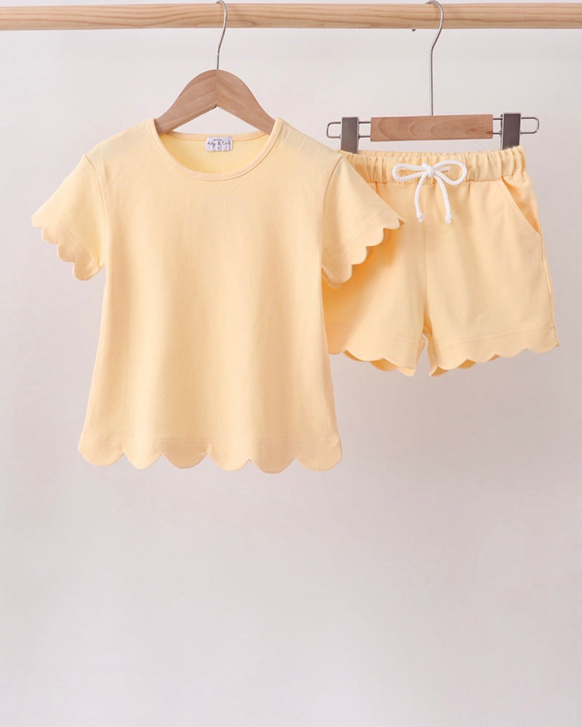 Buttercup scalloped girls set