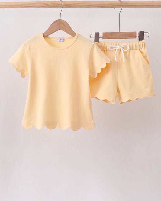 Buttercup scalloped girls set